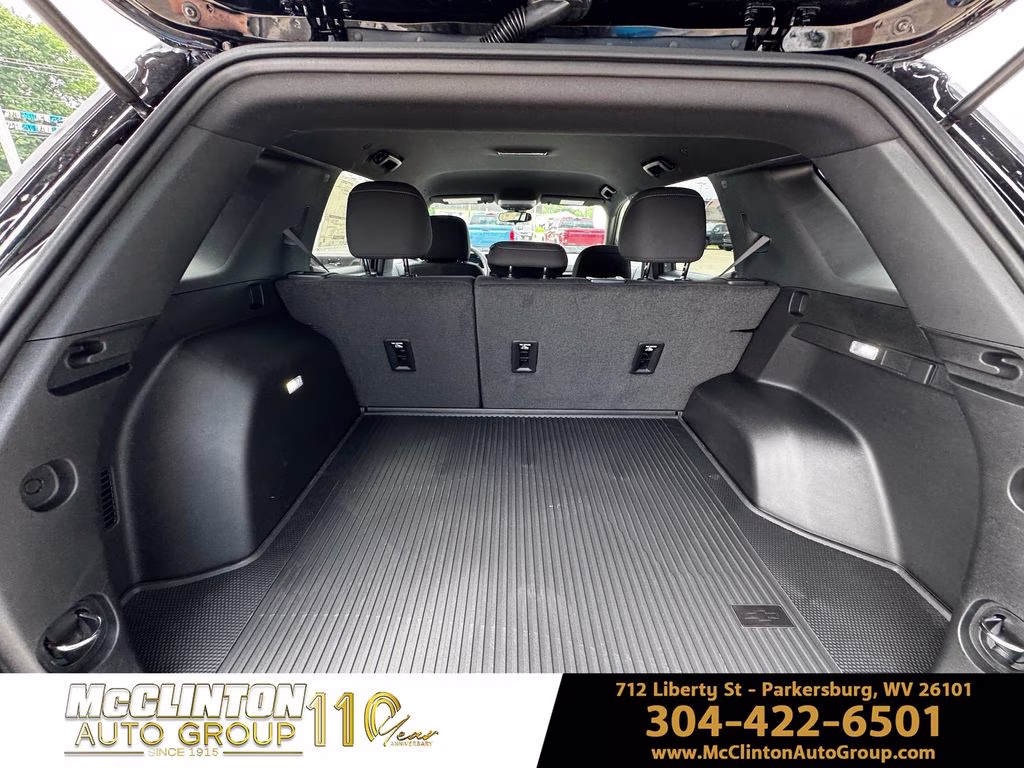 2026 Mosaic Black Metallic Chevrolet Equinox LT FWD SUV