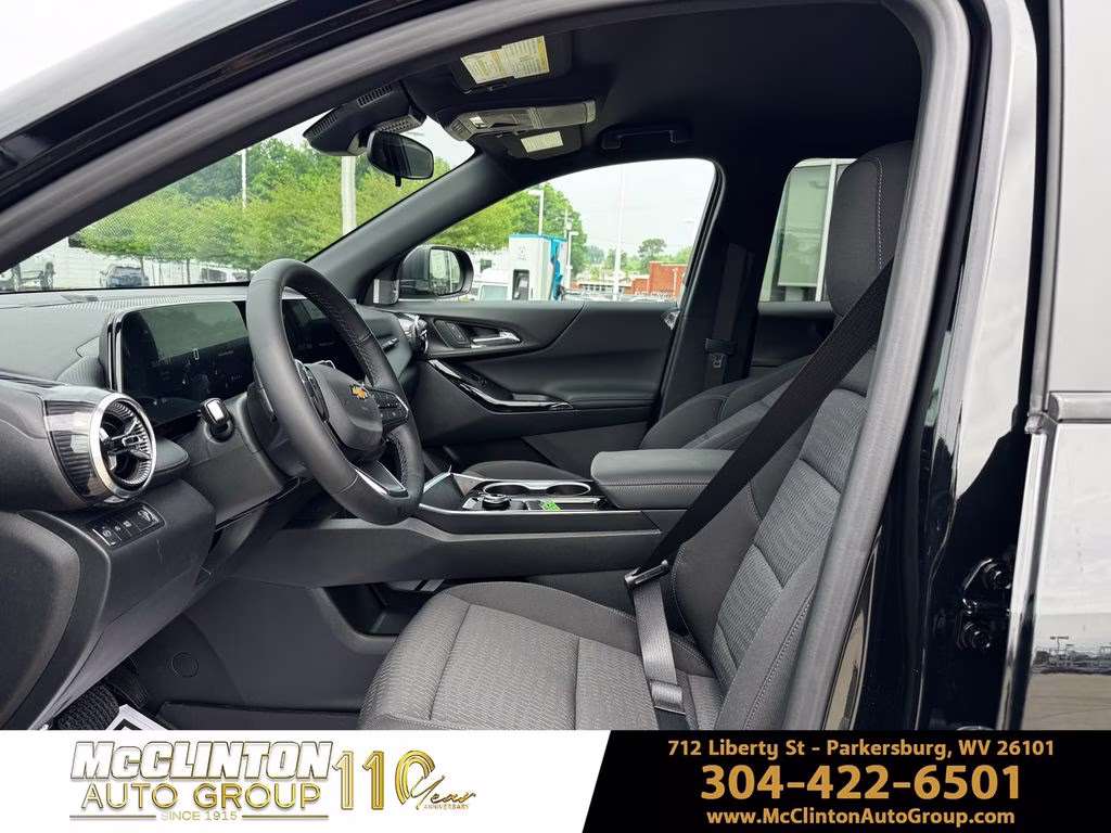 2026 Mosaic Black Metallic Chevrolet Equinox LT FWD SUV