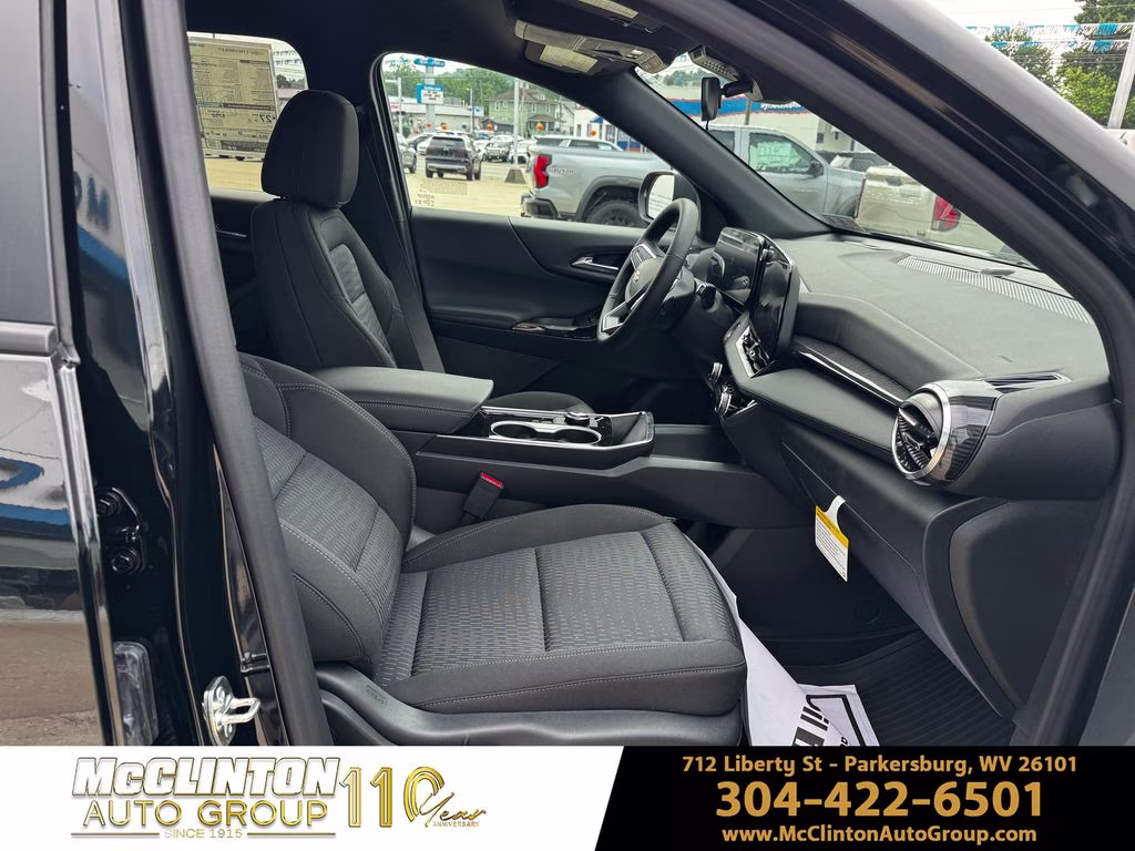 2026 Mosaic Black Metallic Chevrolet Equinox LT FWD SUV