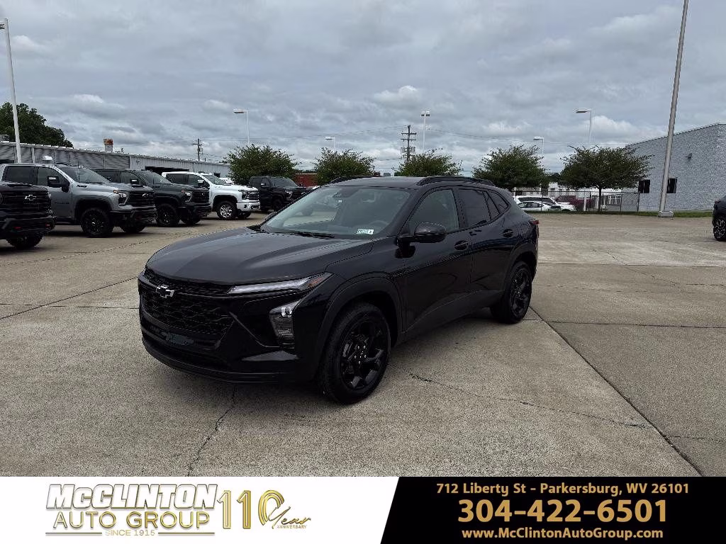 2026 Mosaic Black Metallic Chevrolet Trax LT FWD SUV