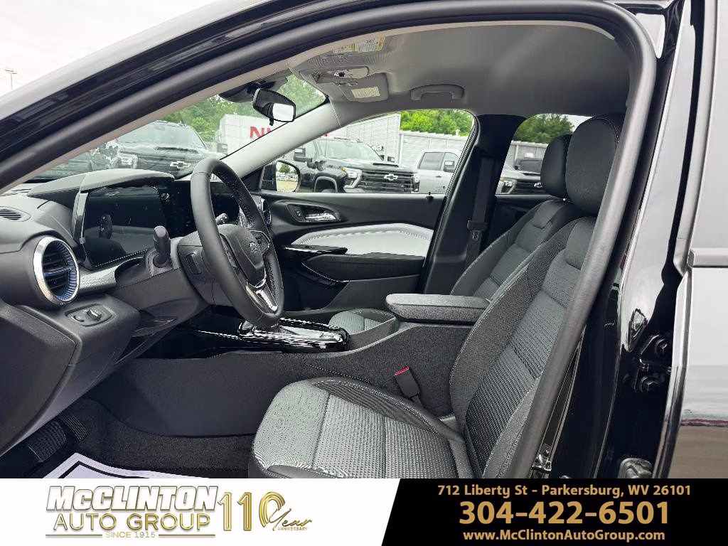 2026 Mosaic Black Metallic Chevrolet Trax LT FWD SUV