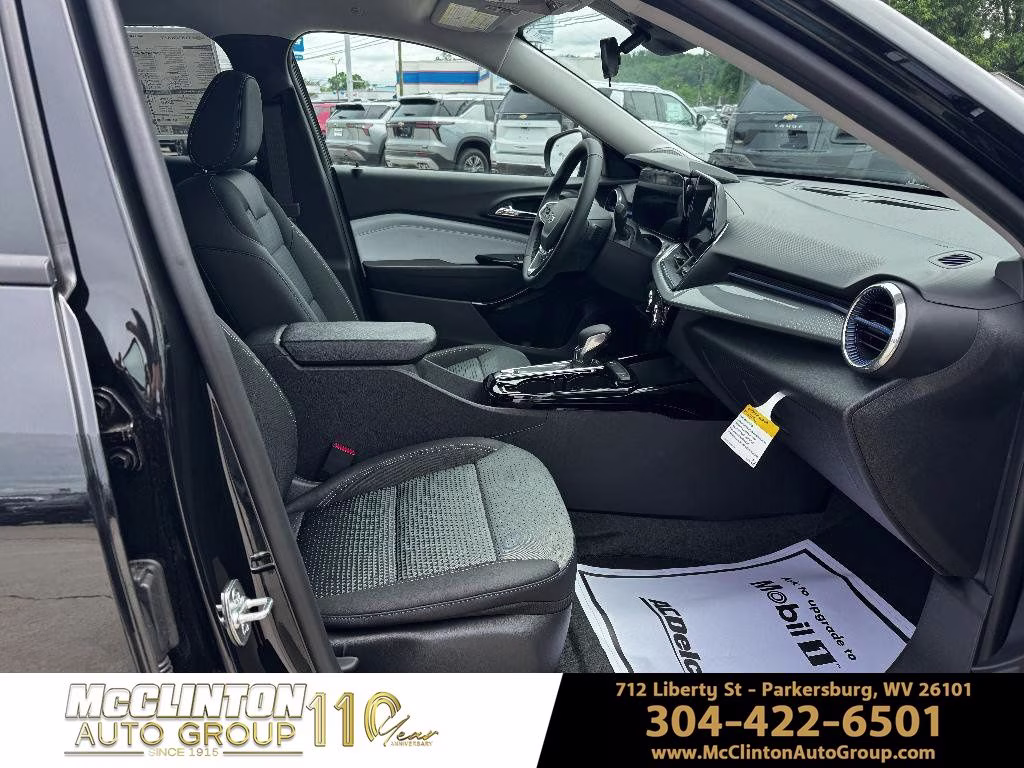 2026 Mosaic Black Metallic Chevrolet Trax LT FWD SUV