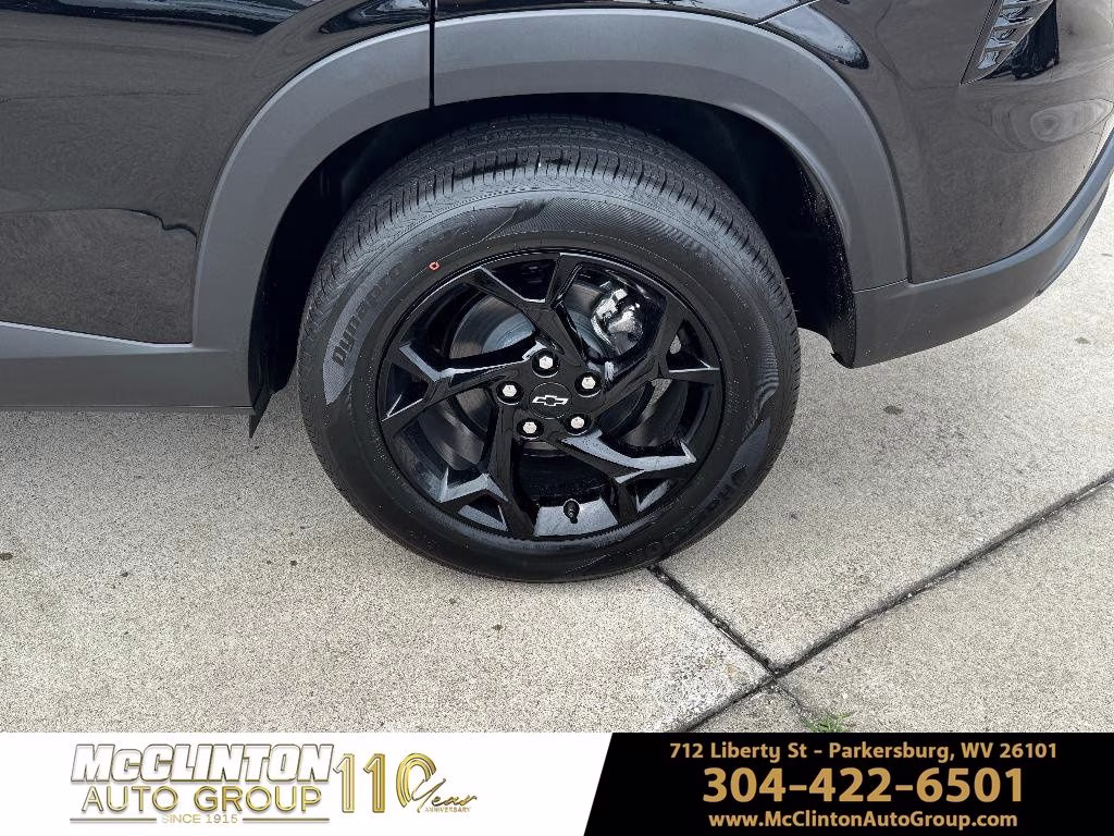 2026 Mosaic Black Metallic Chevrolet Trax LT FWD SUV