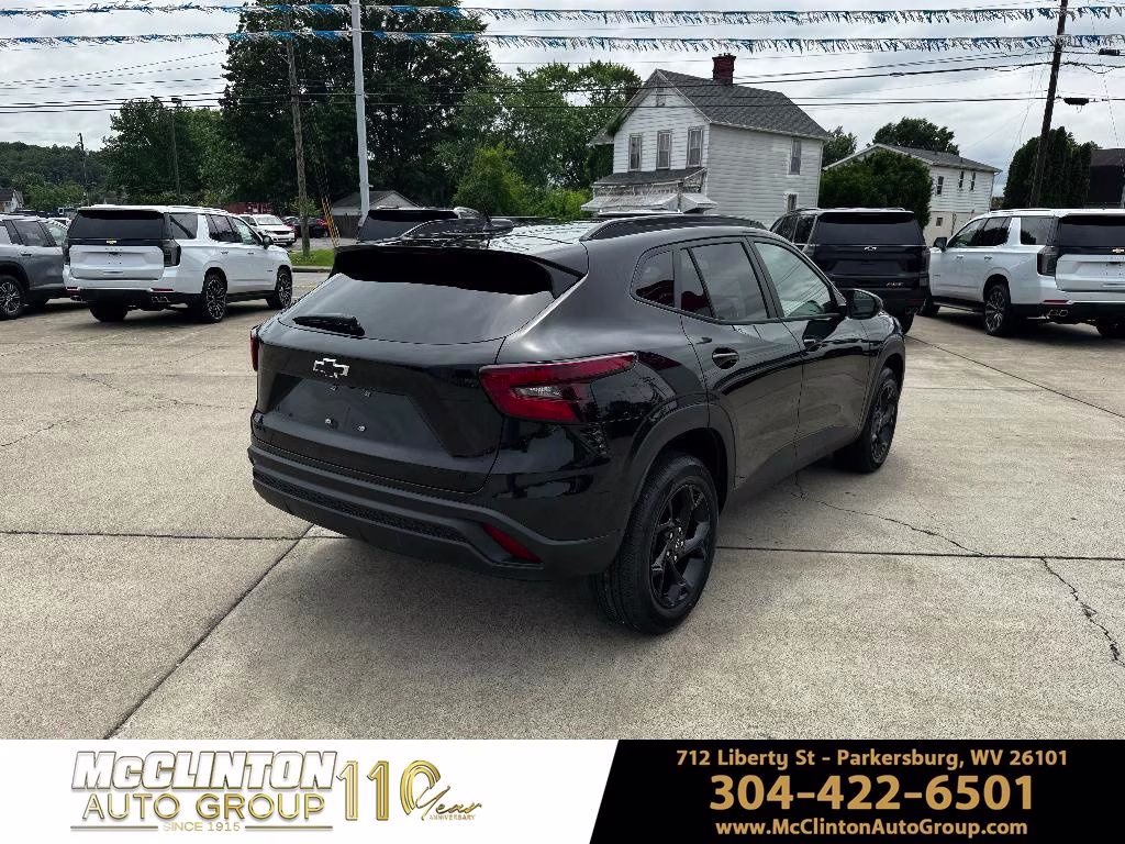 2026 Mosaic Black Metallic Chevrolet Trax LT FWD SUV
