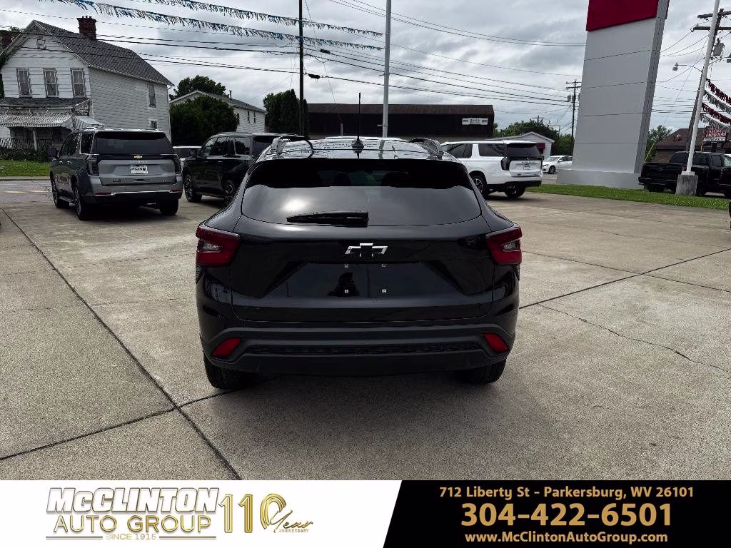 2026 Mosaic Black Metallic Chevrolet Trax LT FWD SUV