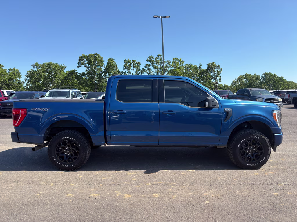 2022 Atlas Blue Metallic Ford F-150 XLT 4X4 Truck