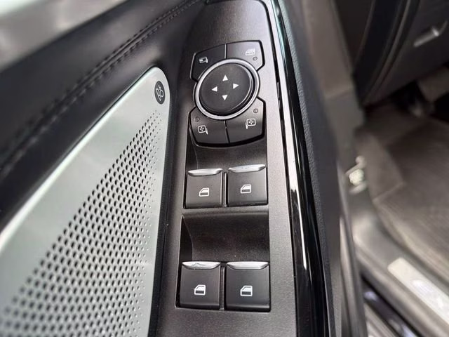 2022 Agate Black Metallic Ford Explorer Platinum 4X4 SUV