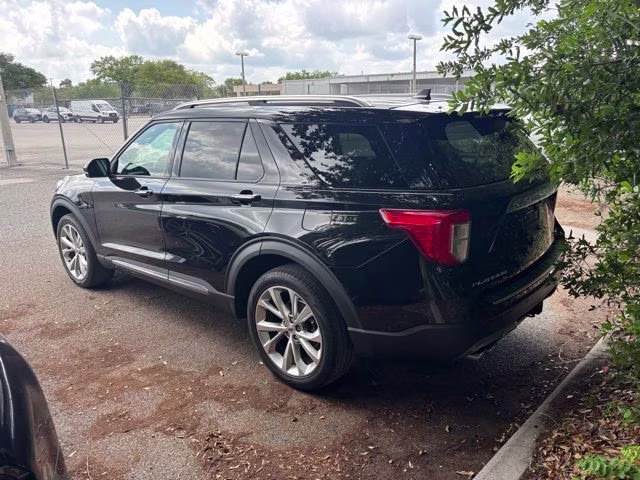 2022 Agate Black Metallic Ford Explorer Platinum 4X4 SUV