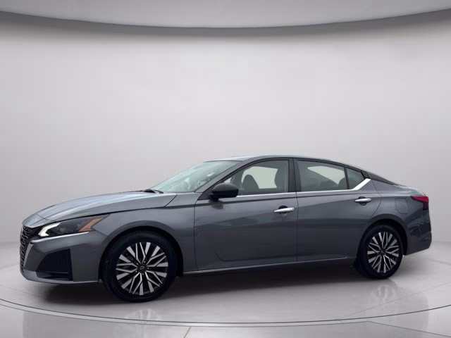 2024 Gun Metallic Nissan Altima 2.5 SV FWD Sedan