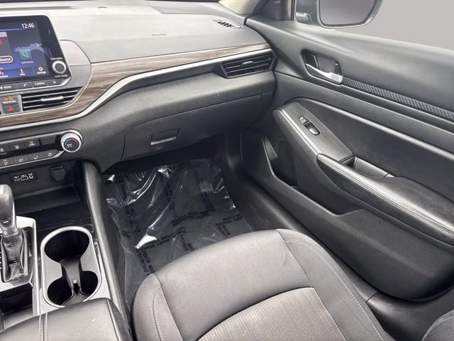 2024 Gun Metallic Nissan Altima 2.5 SV FWD Sedan
