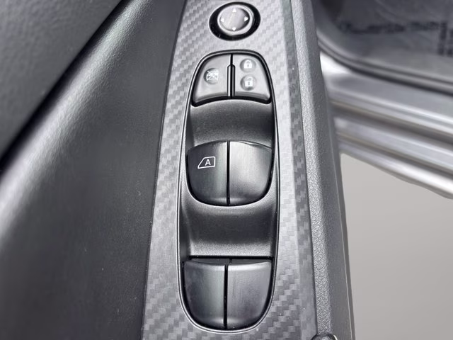 2024 Gun Metallic Nissan Altima 2.5 SV FWD Sedan
