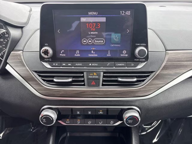2024 Gun Metallic Nissan Altima 2.5 SV FWD Sedan