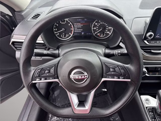 2024 Gun Metallic Nissan Altima 2.5 SV FWD Sedan