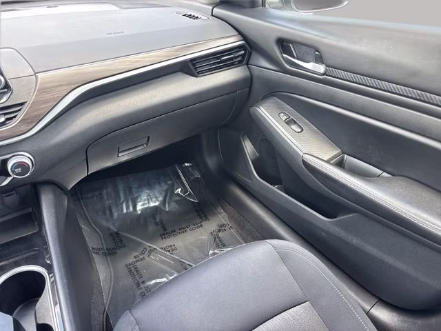 2024 Brilliant Silver Metallic Nissan Altima 2.5 SV FWD Sedan