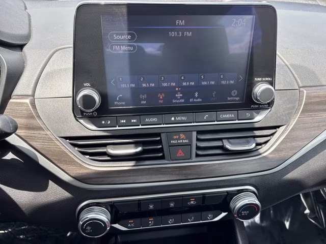 2024 Brilliant Silver Metallic Nissan Altima 2.5 SV FWD Sedan
