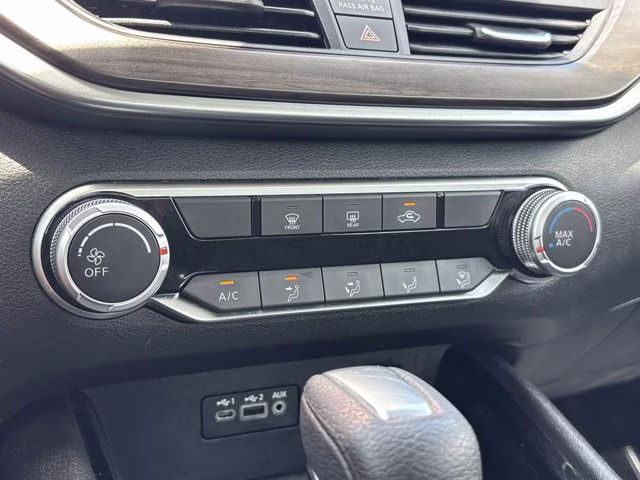 2024 Brilliant Silver Metallic Nissan Altima 2.5 SV FWD Sedan