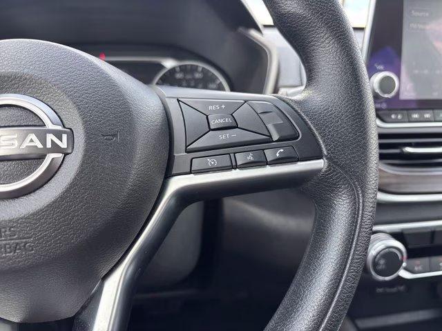 2024 Brilliant Silver Metallic Nissan Altima 2.5 SV FWD Sedan