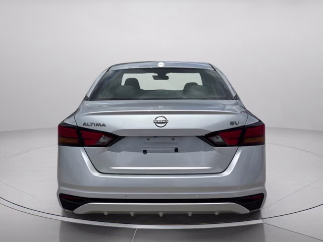 2024 Brilliant Silver Metallic Nissan Altima 2.5 SV FWD Sedan