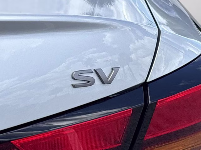 2024 Brilliant Silver Metallic Nissan Altima 2.5 SV FWD Sedan