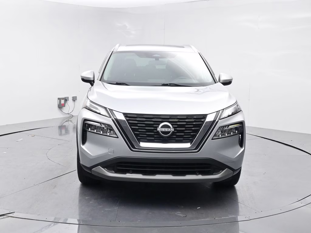 2022 Brilliant Silver Metallic Nissan Rogue SV FWD SUV