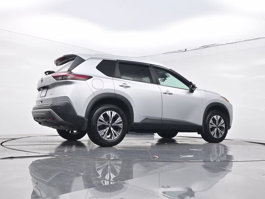 2022 Brilliant Silver Metallic Nissan Rogue SV FWD SUV