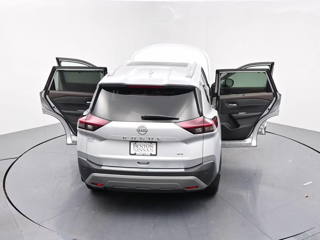 2022 Brilliant Silver Metallic Nissan Rogue SV FWD SUV