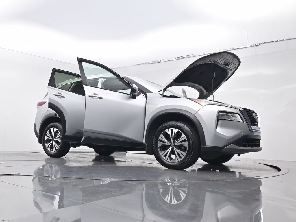 2022 Brilliant Silver Metallic Nissan Rogue SV FWD SUV