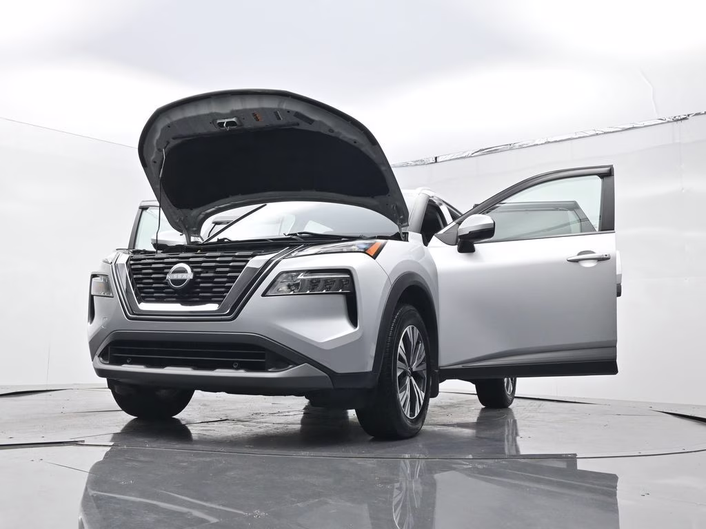 2022 Brilliant Silver Metallic Nissan Rogue SV FWD SUV