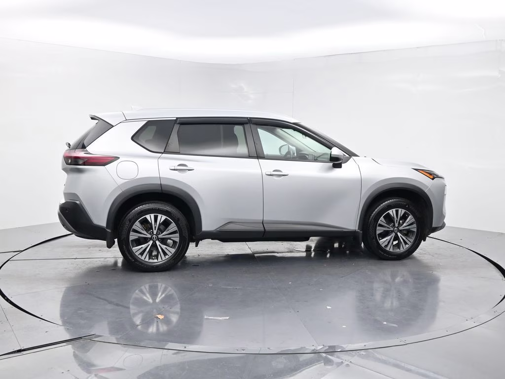 2022 Brilliant Silver Metallic Nissan Rogue SV FWD SUV
