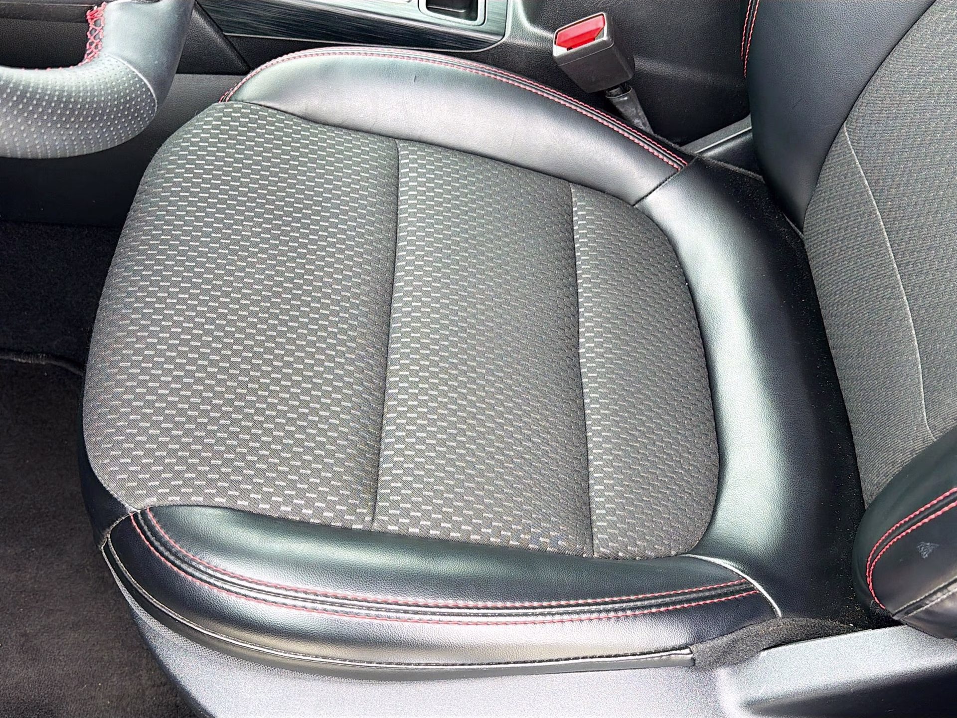 2024 Gray Metallic Ford Escape ST-Line AWD SUV