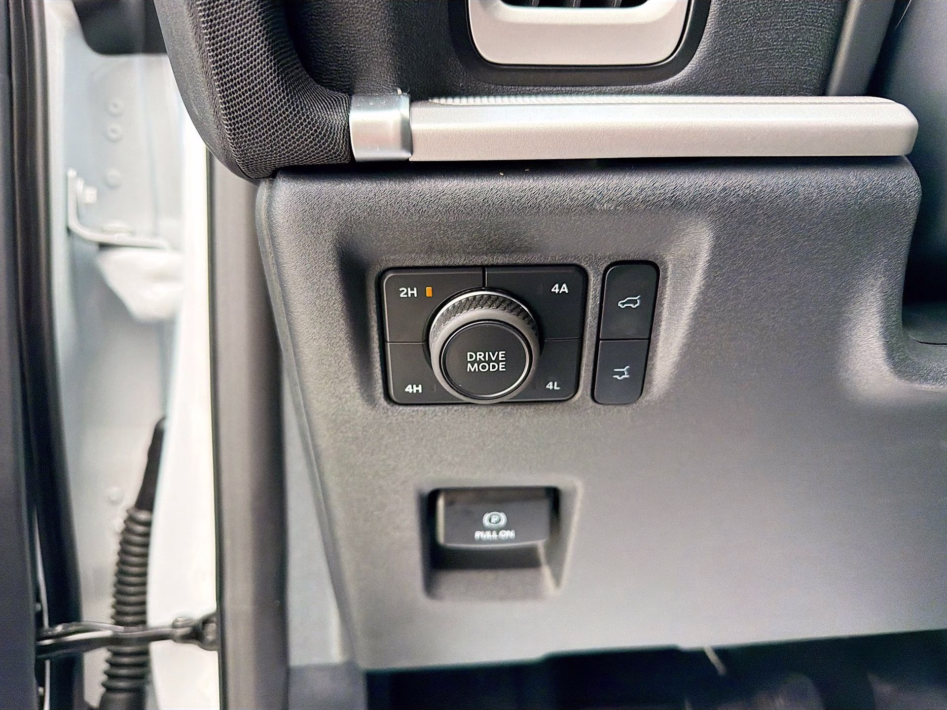 2025 Oxford White Ford Expedition Max Active 4X4 SUV