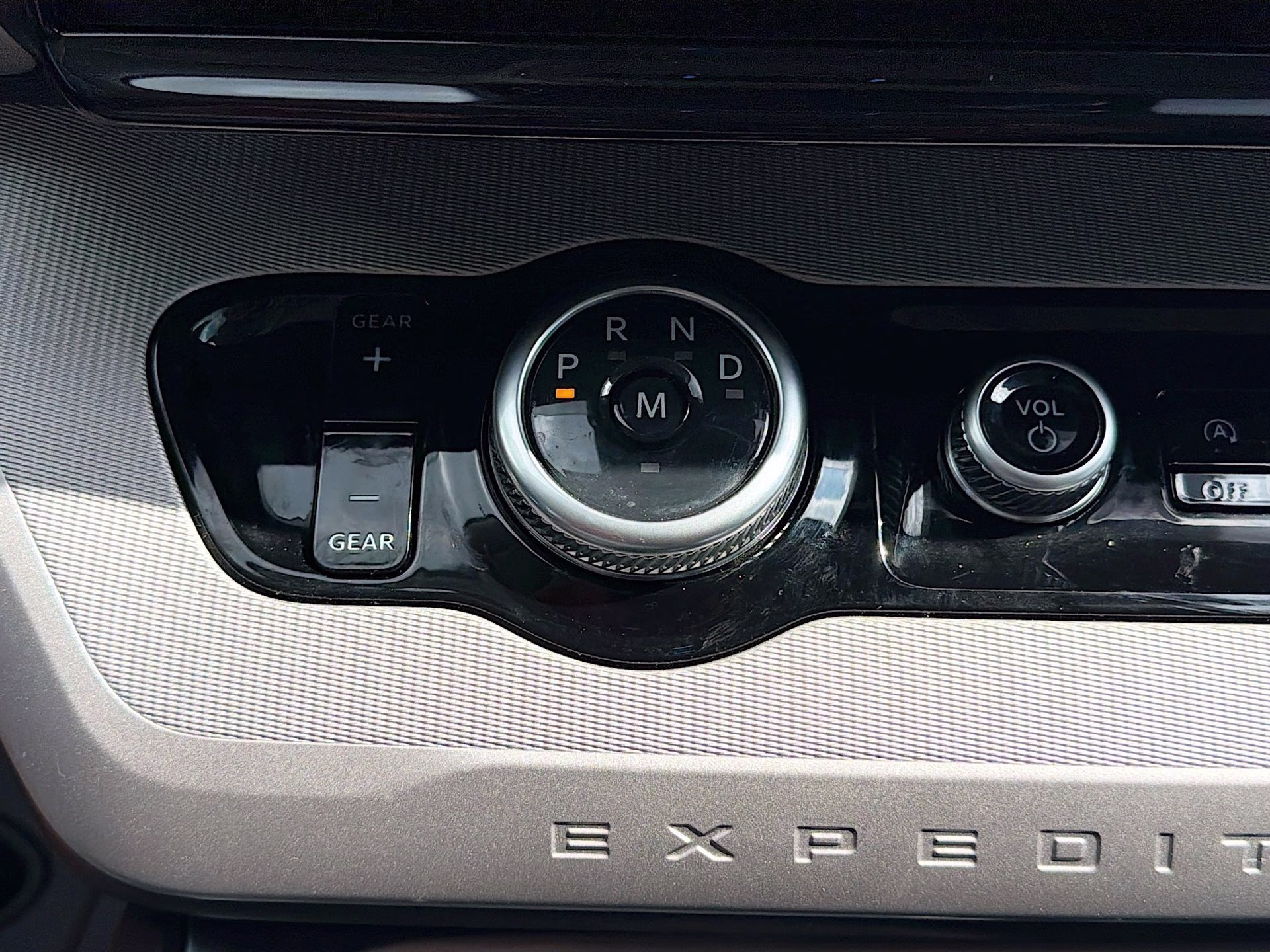 2025 Oxford White Ford Expedition Max Active 4X4 SUV