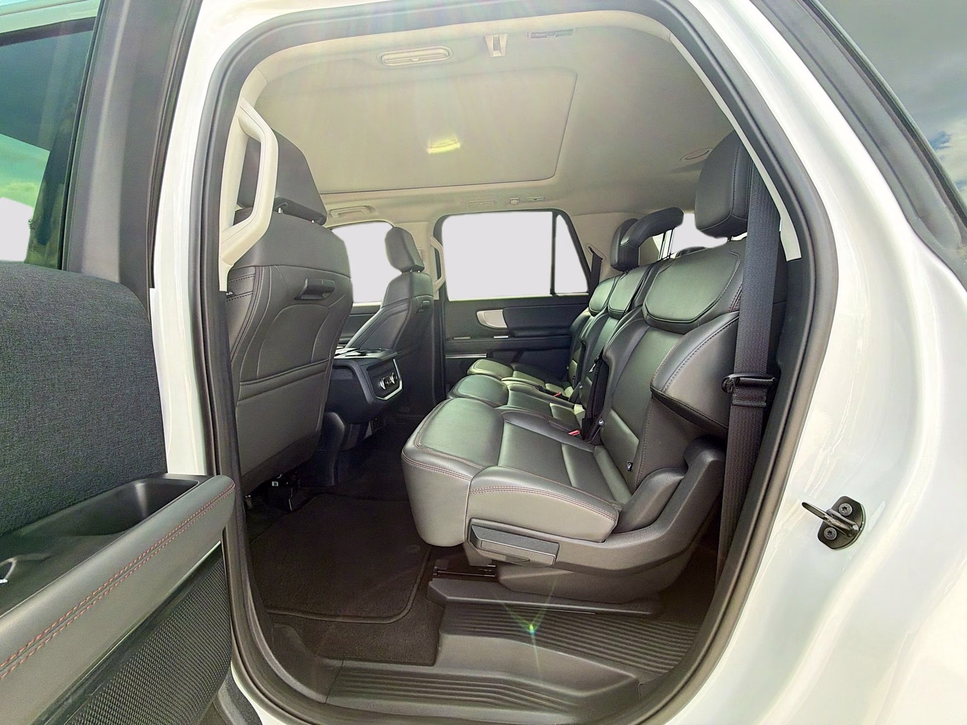 2025 Oxford White Ford Expedition Max Active 4X4 SUV
