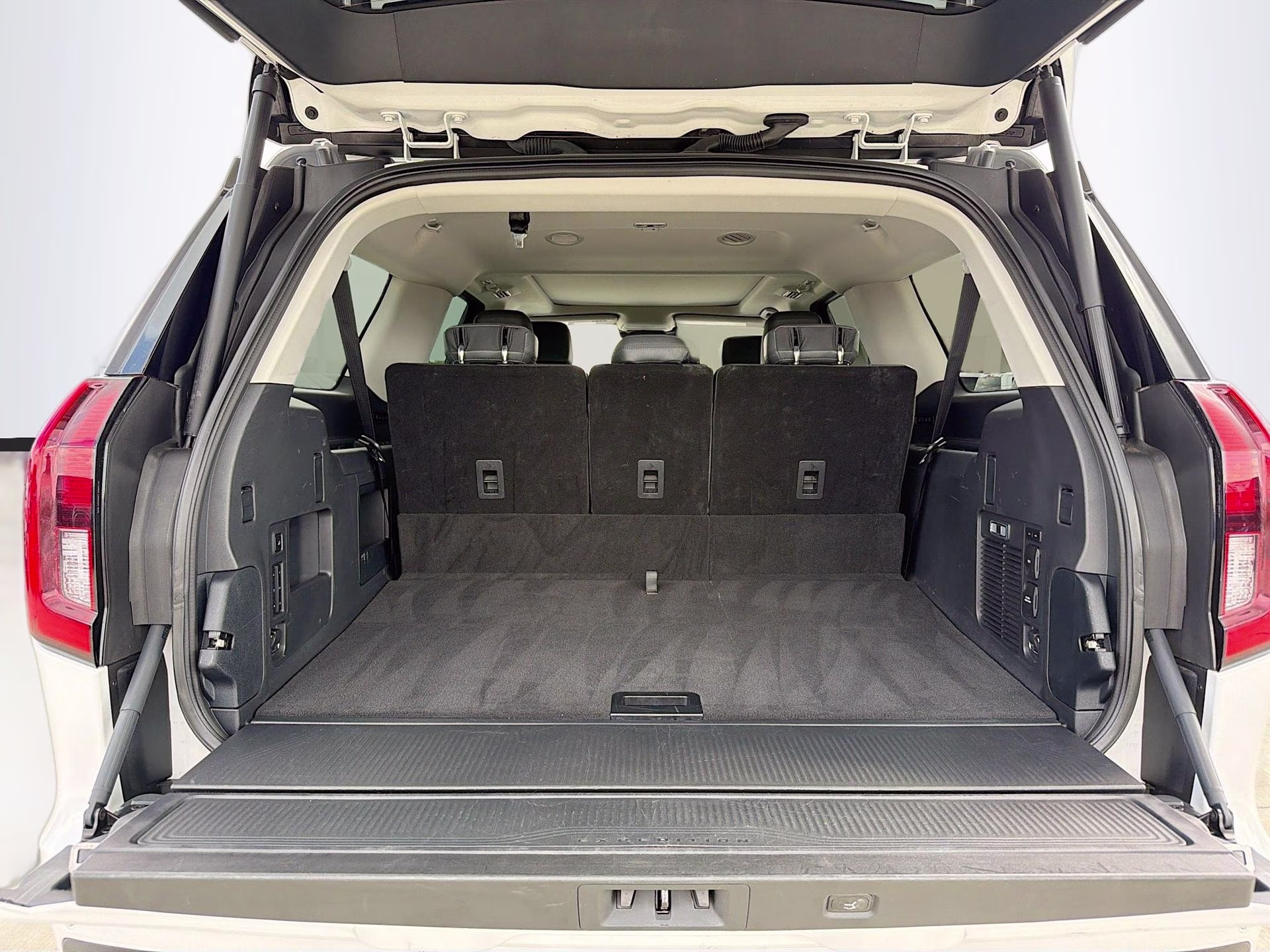 2025 Oxford White Ford Expedition Max Active 4X4 SUV