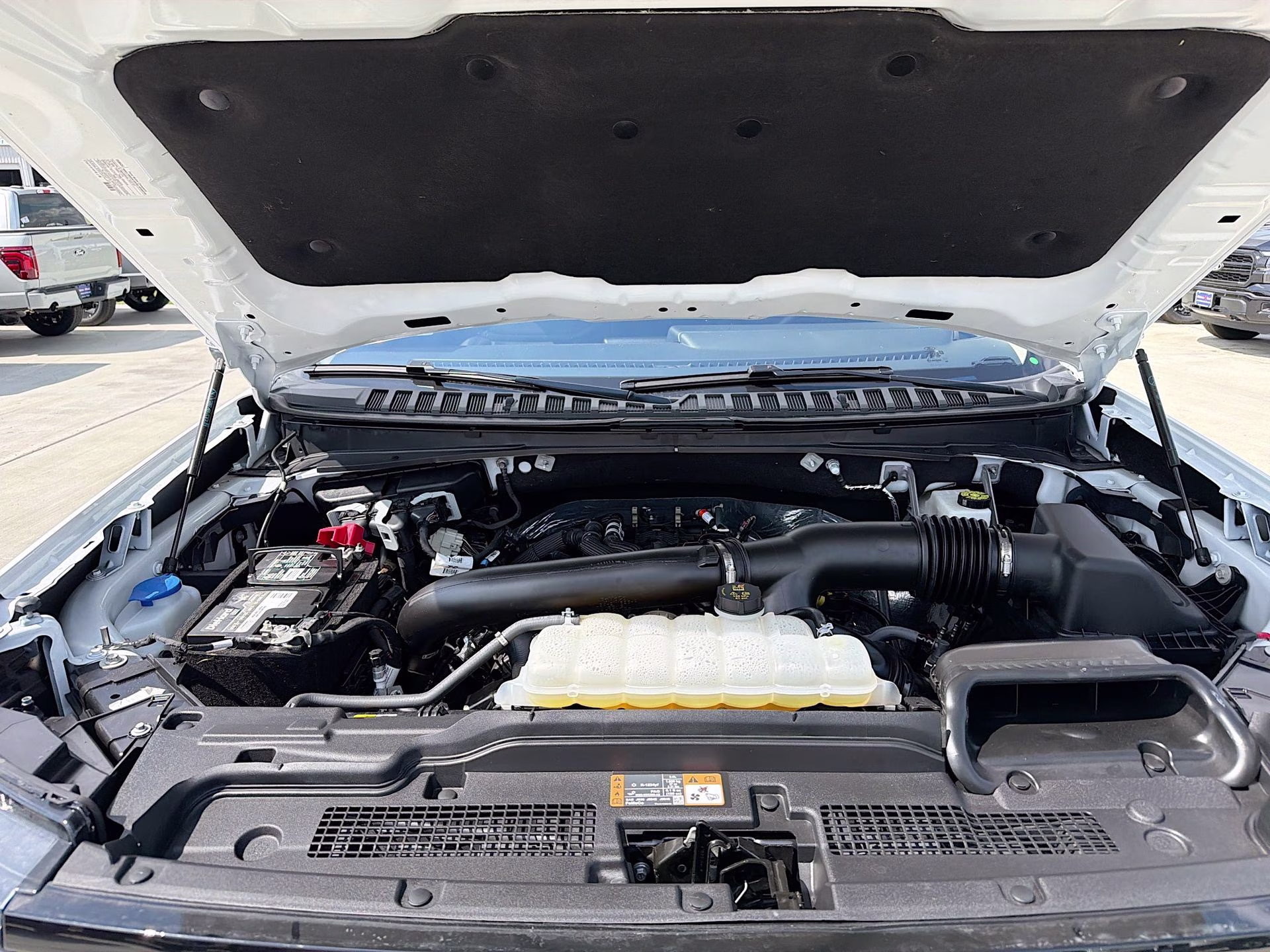 2025 Oxford White Ford Expedition Max Active 4X4 SUV