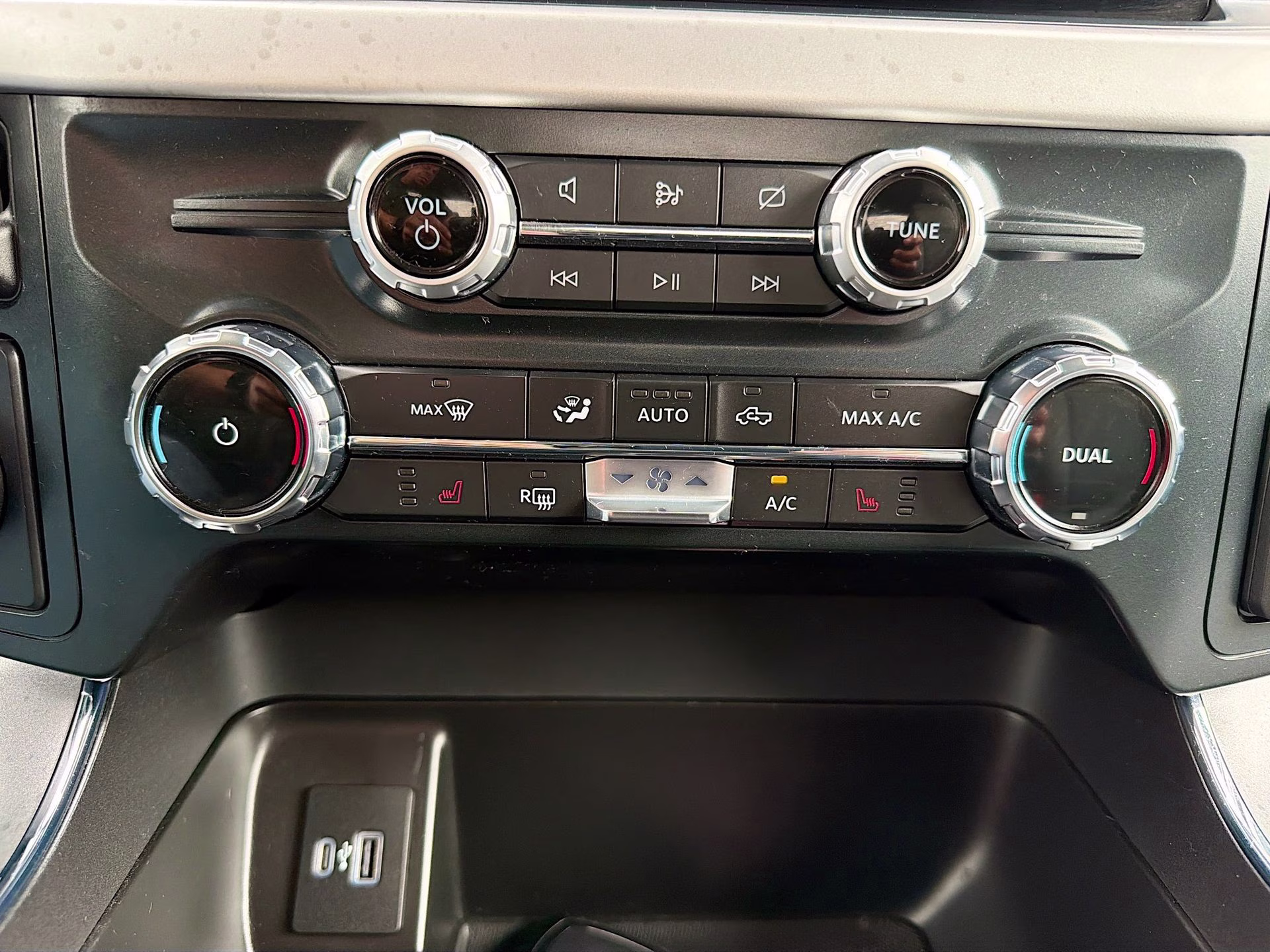 2022 Oxford White Ford F-150 XLT RWD Truck