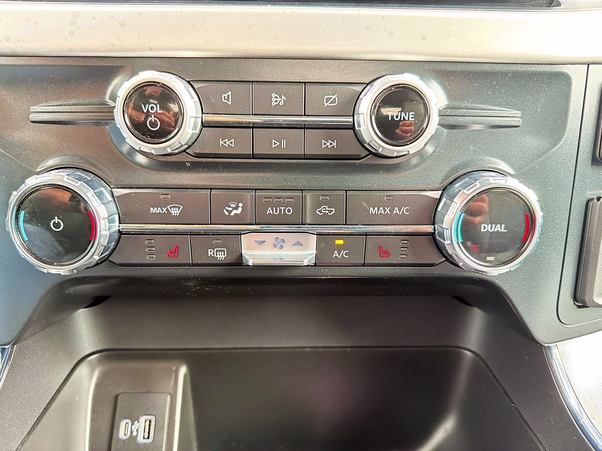 2022 Oxford White Ford F-150 XLT RWD Truck