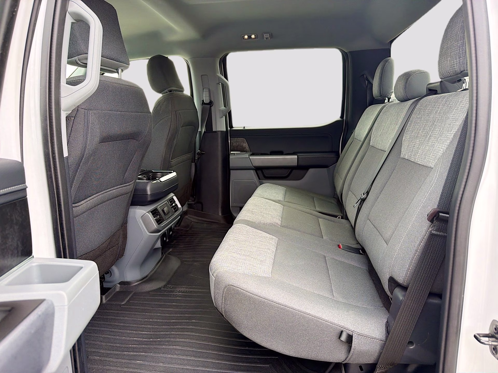 2022 Oxford White Ford F-150 XLT RWD Truck