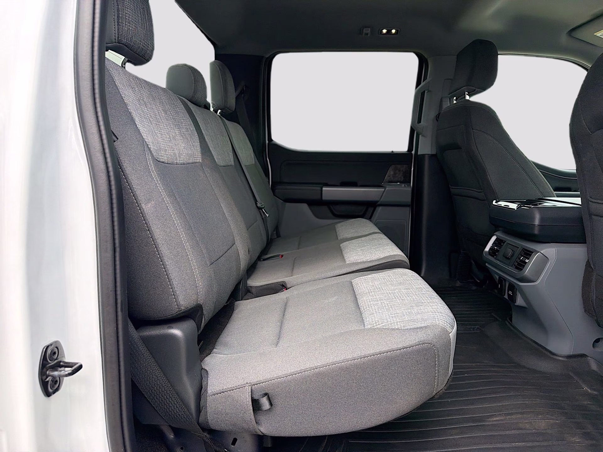 2022 Oxford White Ford F-150 XLT RWD Truck