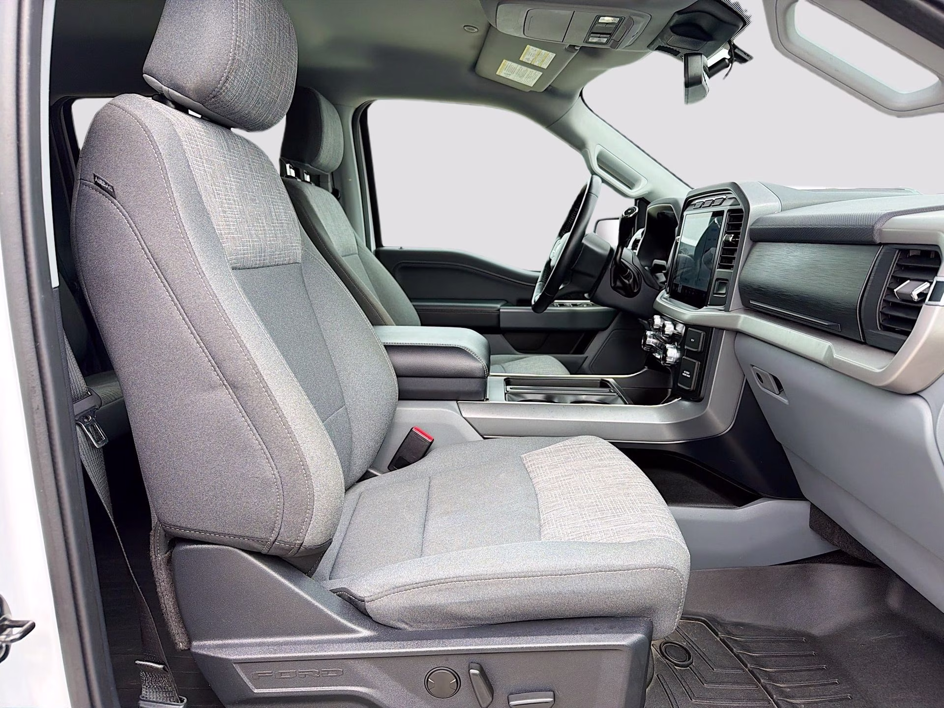 2022 Oxford White Ford F-150 XLT RWD Truck