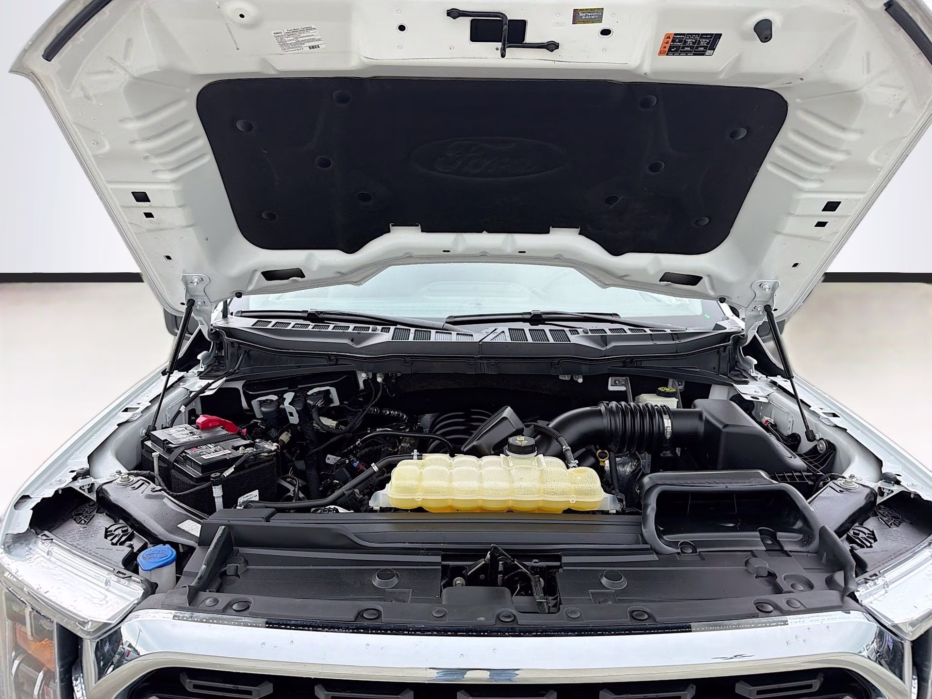 2022 Oxford White Ford F-150 XLT RWD Truck