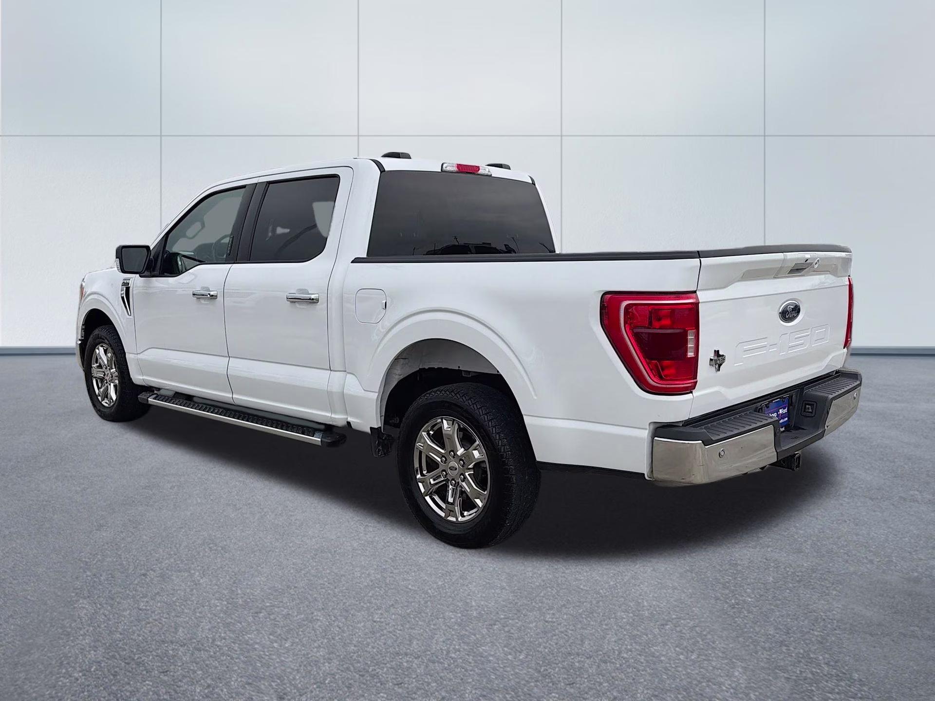 2022 Oxford White Ford F-150 XLT RWD Truck