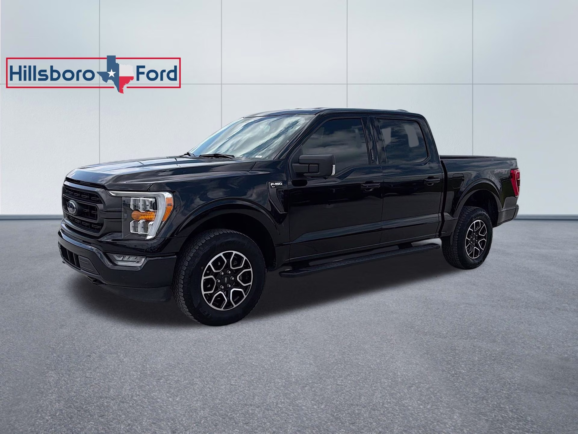 2023 Agate Black Metallic Ford F-150 XLT 4X4 Truck
