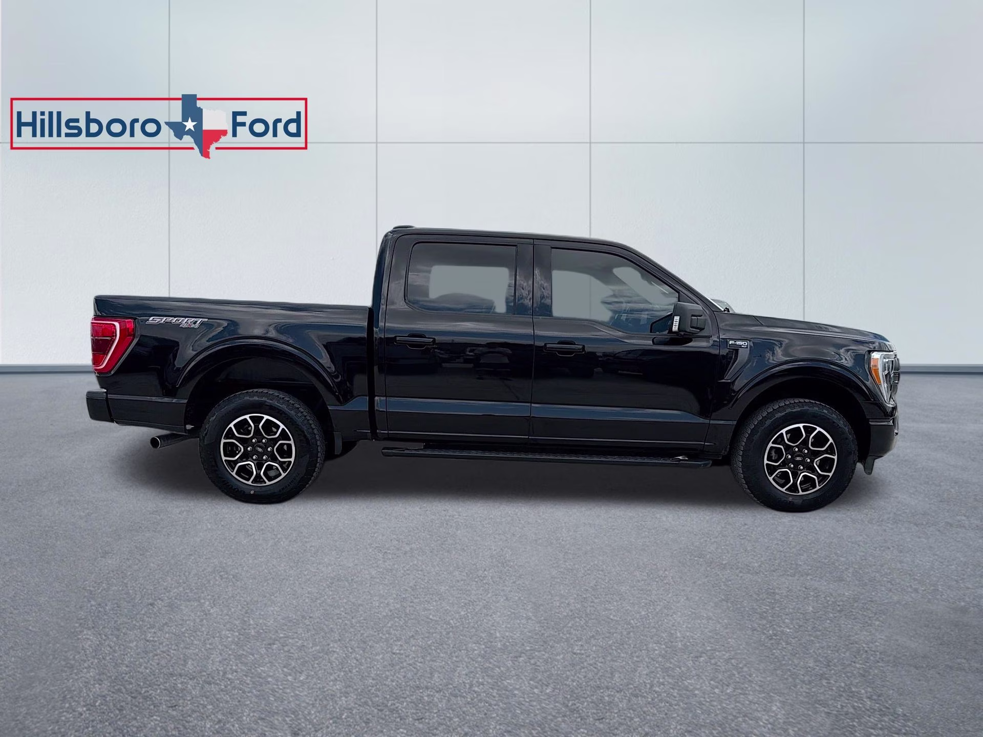 2023 Agate Black Metallic Ford F-150 XLT 4X4 Truck