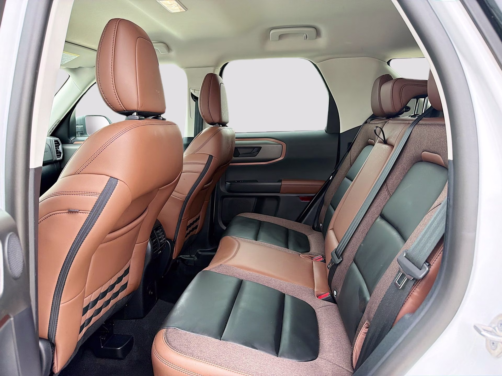 2025 Oxford White Ford Bronco Sport Outer Banks 4X4 SUV