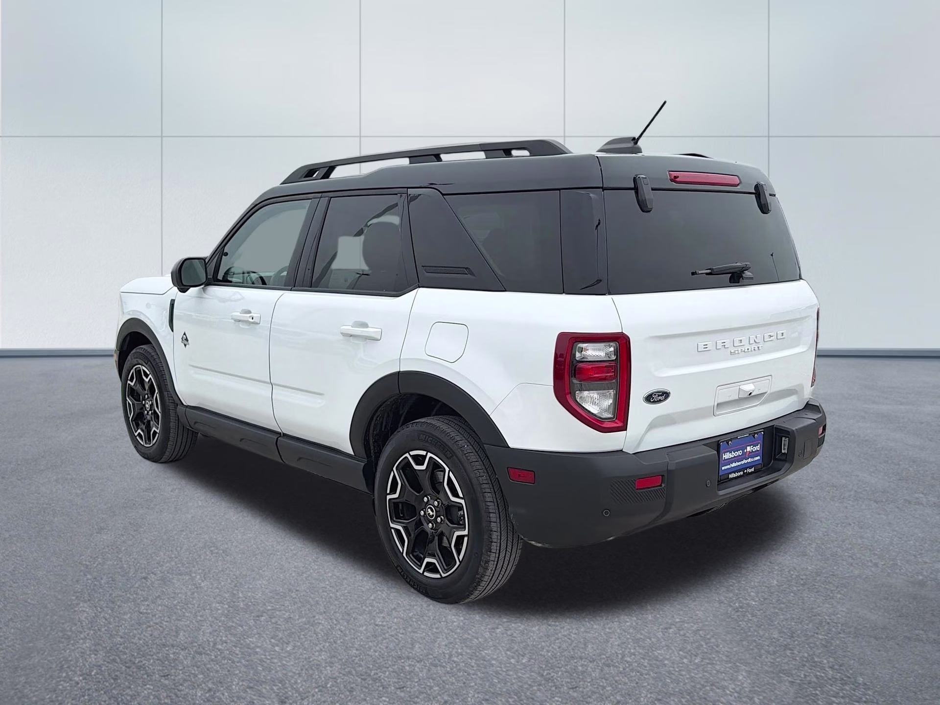2025 Oxford White Ford Bronco Sport Outer Banks 4X4 SUV