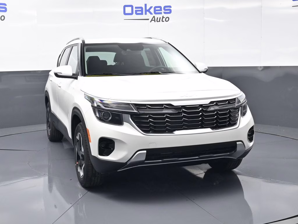 2026 Snow White Pearl Kia Seltos S AWD SUV