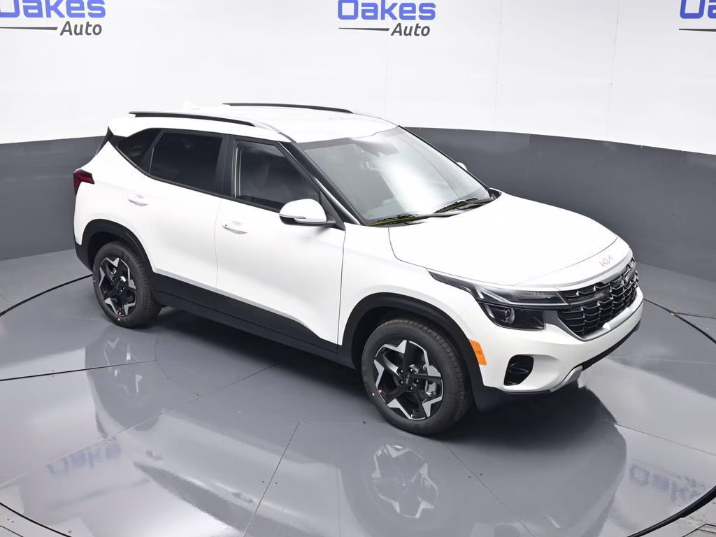 2026 Snow White Pearl Kia Seltos S AWD SUV