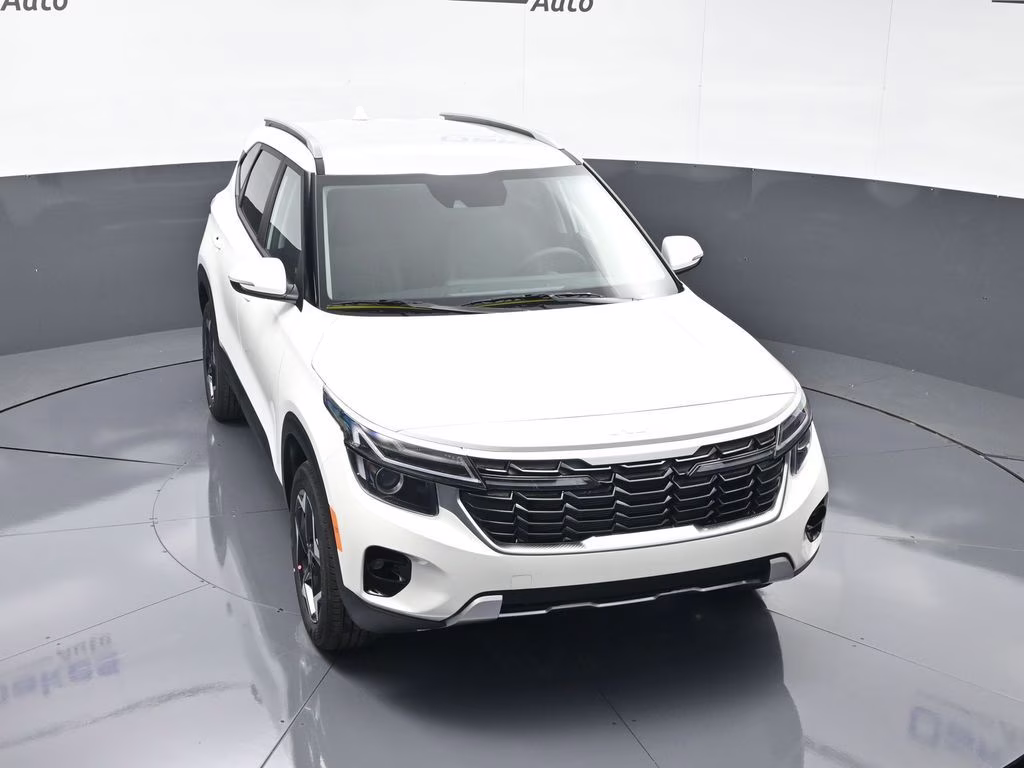 2026 Snow White Pearl Kia Seltos S AWD SUV