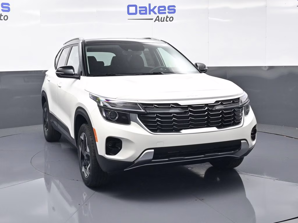 2026 Clear White/Black Roof Kia Seltos S AWD SUV